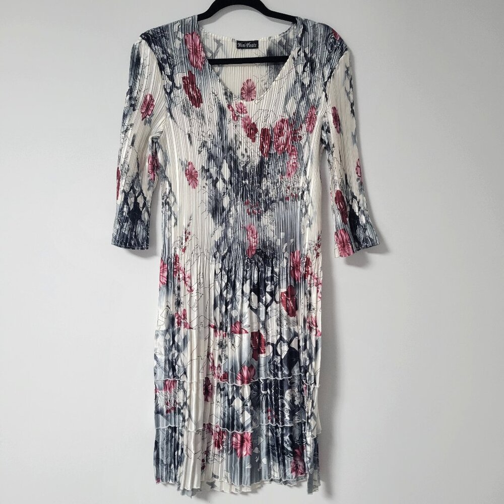 Vintage 90s Mini Pleats Accordion Pleated  Flowy Floral Dress 3/4 Sleeve